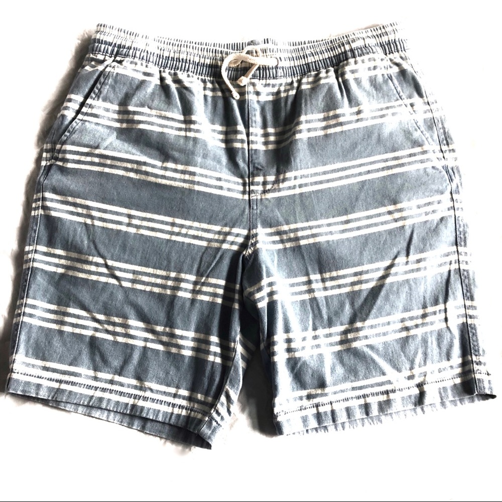 Old Navy preppy light blue stripe elastic shorts